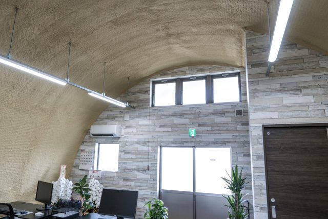 スチールアーチ事務所兼倉庫｜奥行23.25mの柱なし大空間を有効活用 イメージ8