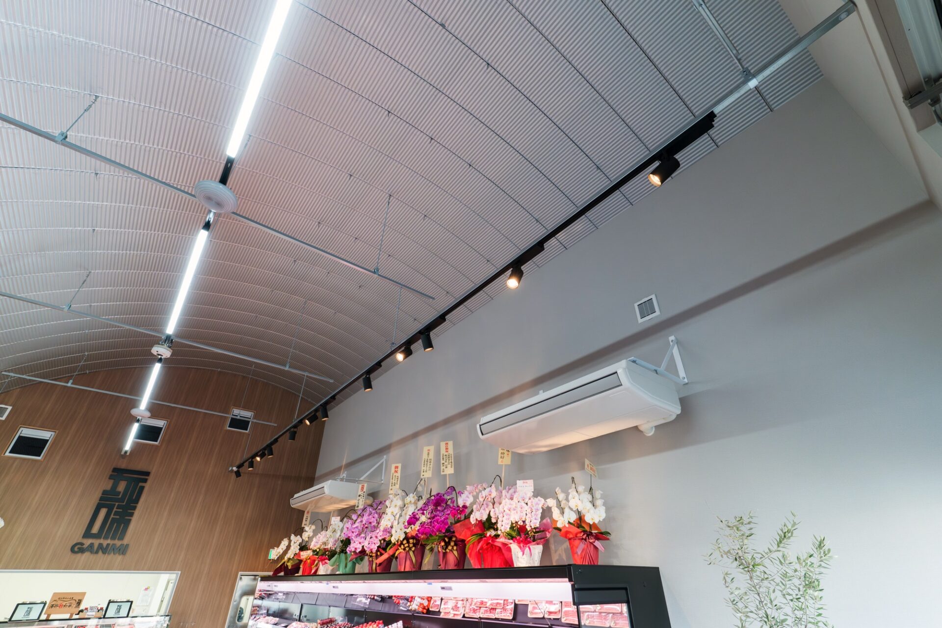 高断熱スチールアーチ店舗｜インシュレーション工法を採用した精肉店 イメージ18