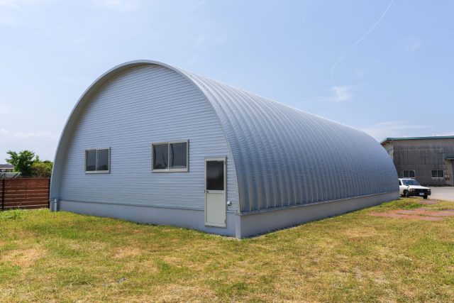 貸倉庫建築ならスチールアーチ｜三重県伊勢市・間口10m×奥行20mの無柱空間施工事例 イメージ8