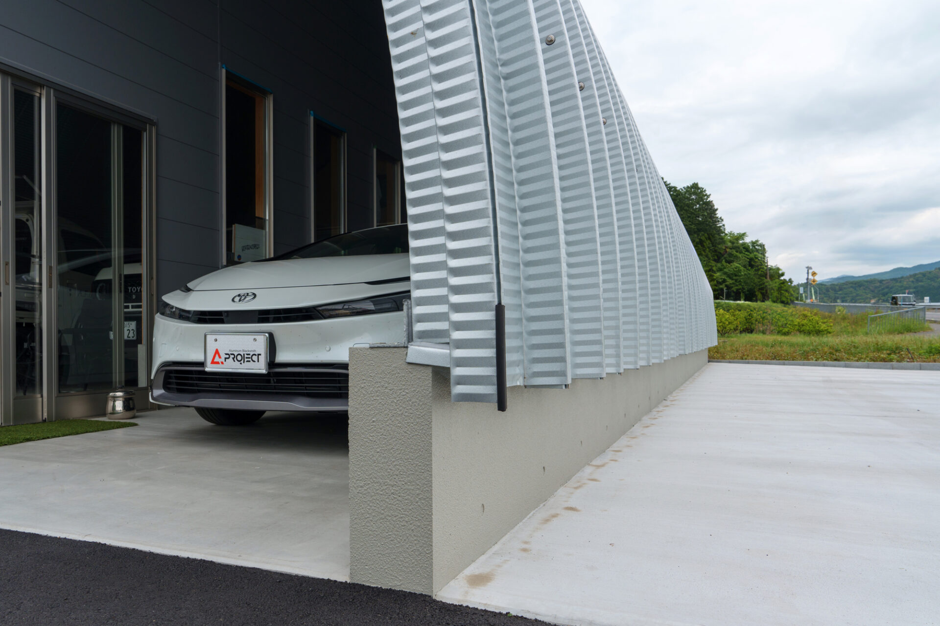 高断熱スチールアーチ倉庫｜無柱空間を倉庫・車庫に有効活用 イメージ12