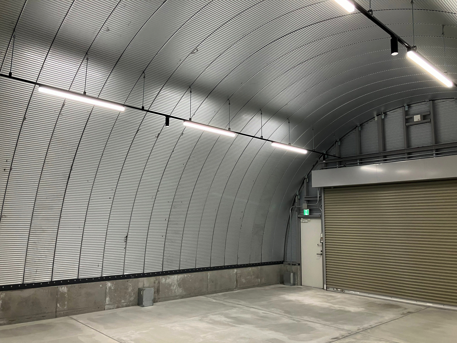スチールアーチ無柱空間｜短工期・低コストでつくる倉庫 イメージ7