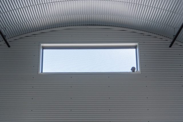 柱のないスチールアーチ倉庫｜鉄板小波で仕上げた約38坪の大空間 イメージ15