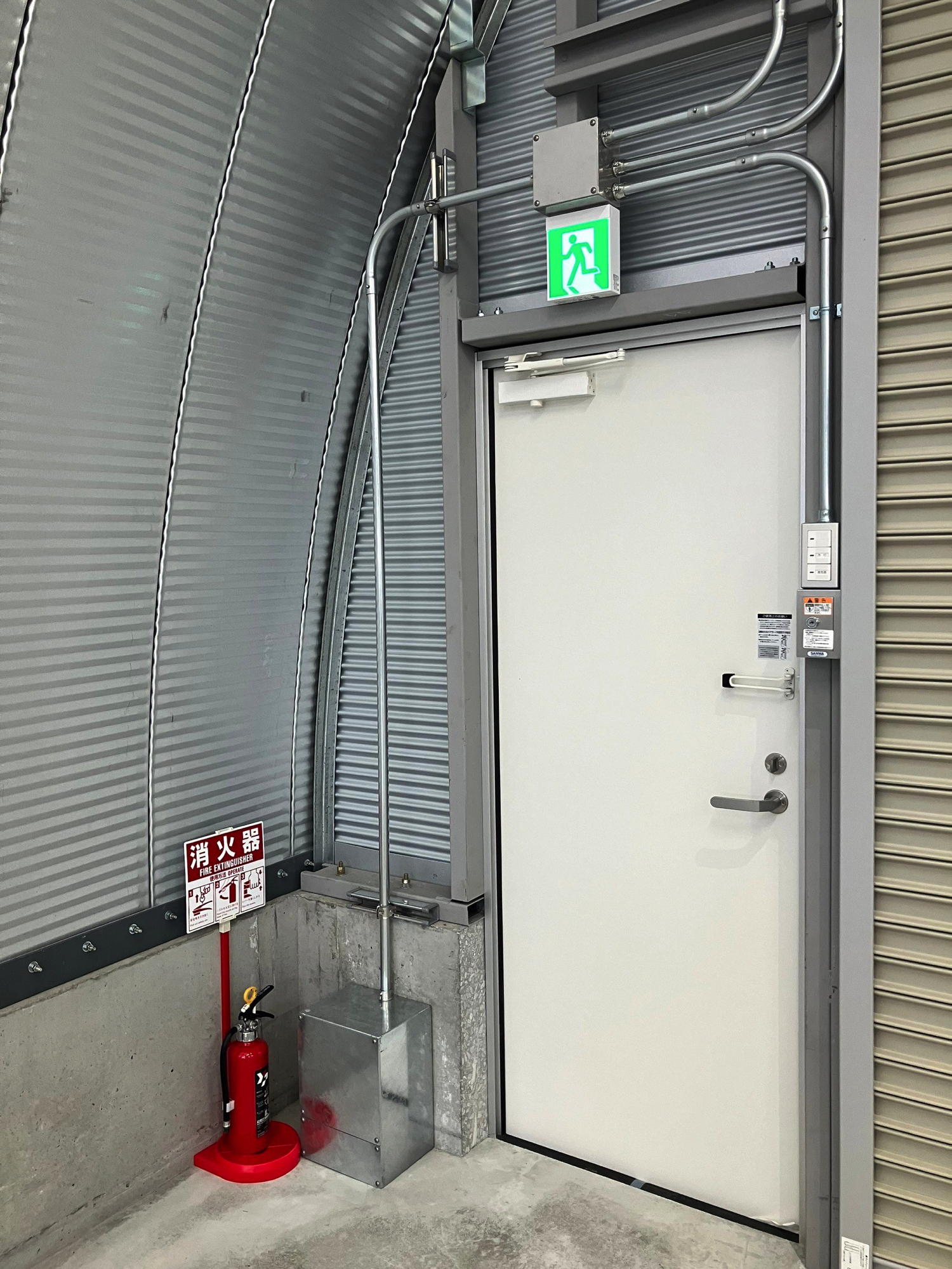 スチールアーチ無柱空間｜短工期・低コストでつくる倉庫 イメージ3