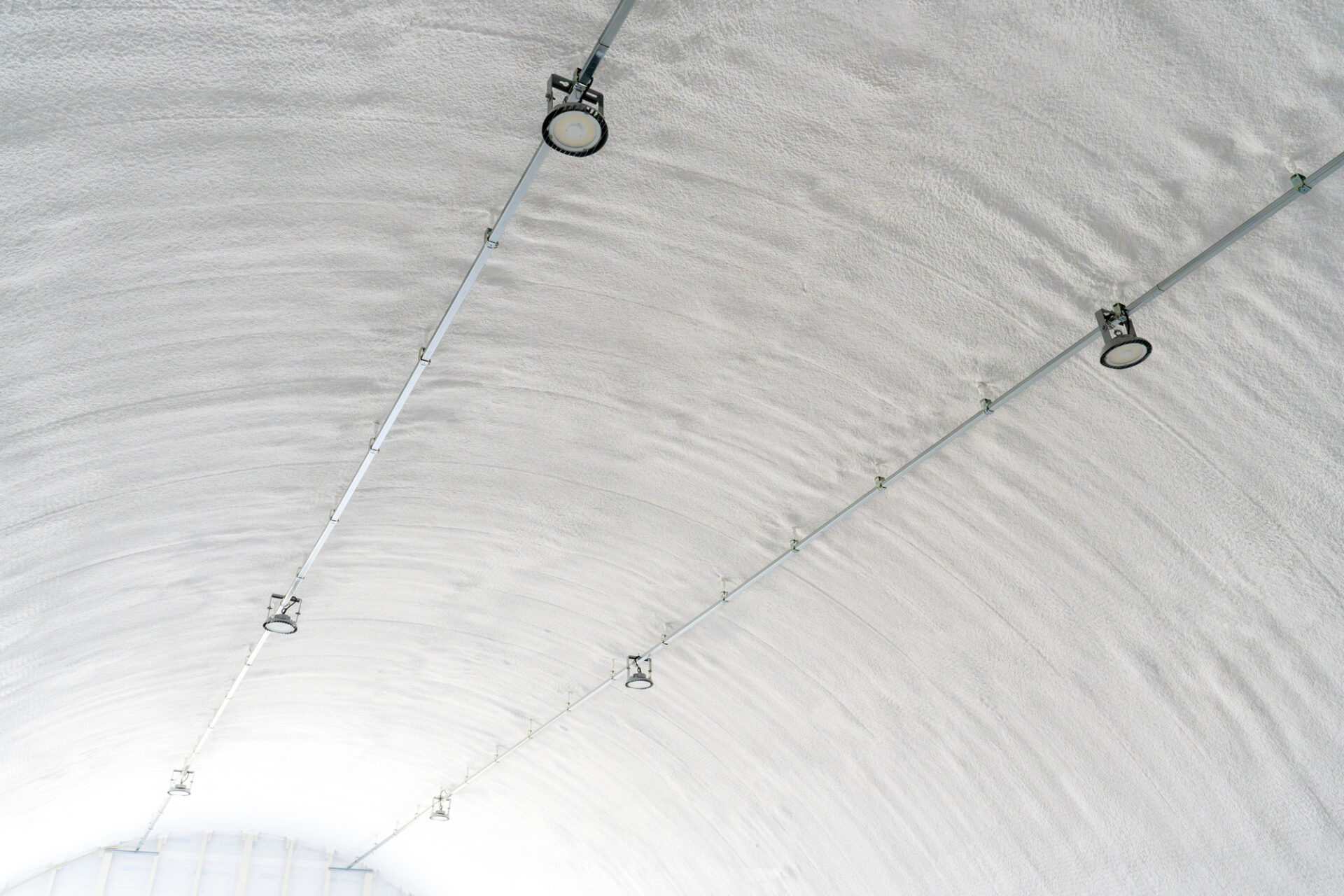 貸倉庫建築に最適なスチールアーチ｜柱のない60坪空間と高い断熱性能 イメージ13