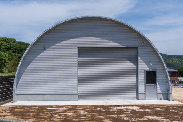 重機・資材保管に最適なスチールアーチ倉庫｜短工期・低コストの施工事例 イメージ23