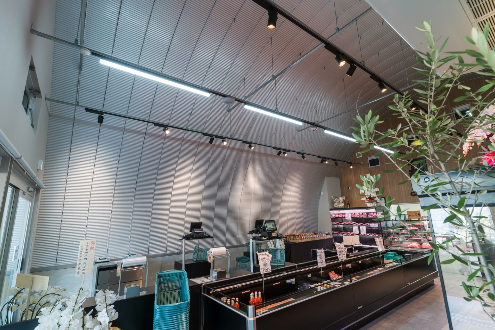 高断熱スチールアーチ店舗｜インシュレーション工法を採用した精肉店 イメージ15