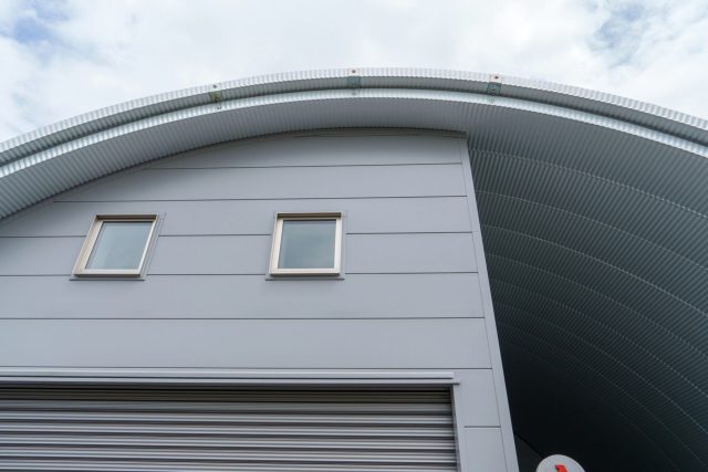 高断熱スチールアーチ倉庫｜無柱空間を倉庫・車庫に有効活用 イメージ3