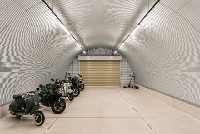 車・バイク保管に最適なスチールアーチガレージ｜無柱空間とデザイン性を両立 イメージ17