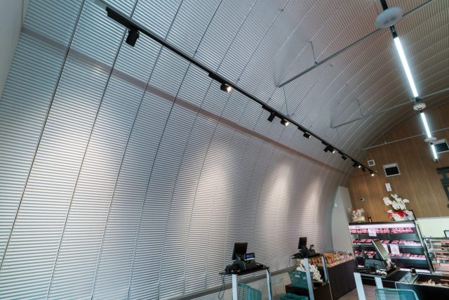 高断熱スチールアーチ店舗｜インシュレーション工法を採用した精肉店 イメージ19