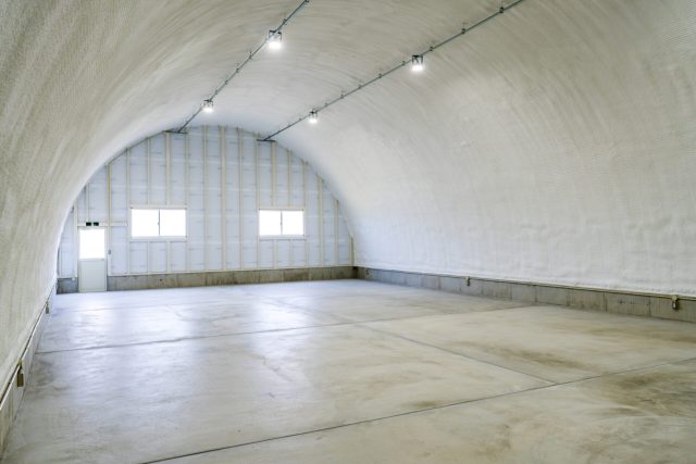 貸倉庫建築に最適なスチールアーチ｜柱のない60坪空間と高い断熱性能 イメージ11