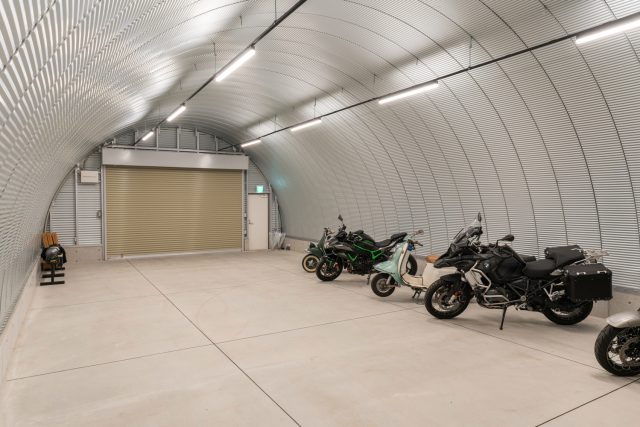 車・バイク保管に最適なスチールアーチガレージ｜無柱空間とデザイン性を両立 イメージ15