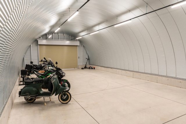 車・バイク保管に最適なスチールアーチガレージ｜無柱空間とデザイン性を両立 イメージ14
