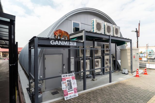 スチールアーチ精肉店｜アルミ格子を採用した和モダン店舗 イメージ11
