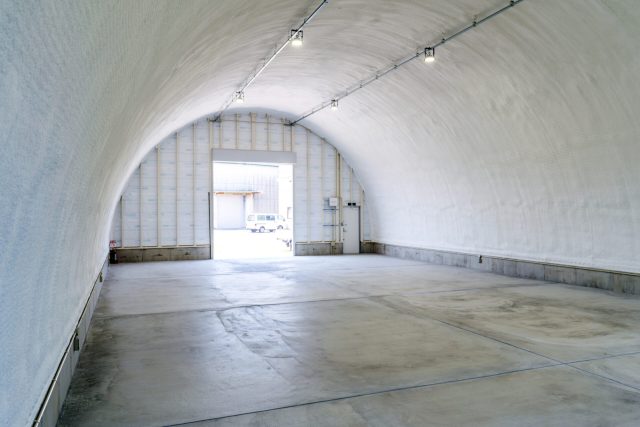 貸倉庫建築に最適なスチールアーチ｜柱のない60坪空間と高い断熱性能 イメージ6