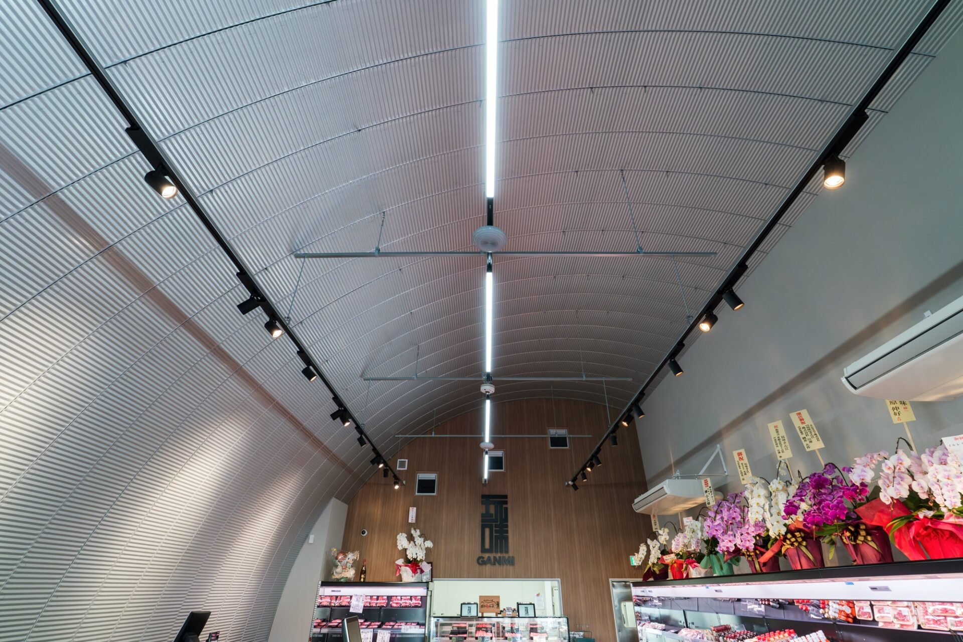 高断熱スチールアーチ店舗｜インシュレーション工法を採用した精肉店 イメージ17