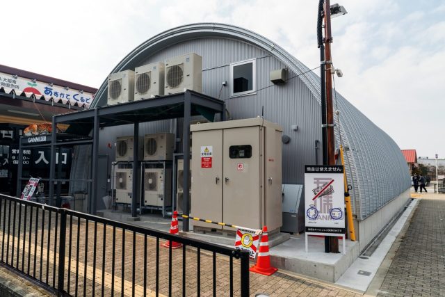 スチールアーチ精肉店｜アルミ格子を採用した和モダン店舗 イメージ9