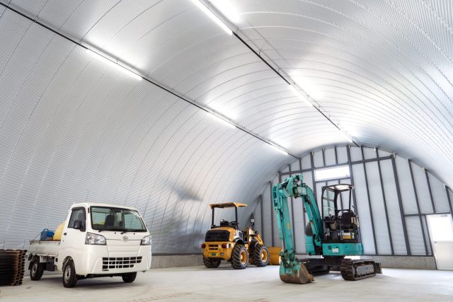 重機・資材保管に最適なスチールアーチ倉庫｜大型車両も対応する大空間設計 イメージ20