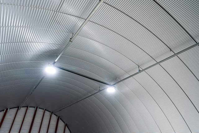 柱のないスチールアーチ倉庫｜低コストで実現する自由な大空間 イメージ7