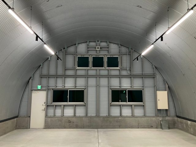スチールアーチ無柱空間｜短工期・低コストでつくる倉庫 イメージ9