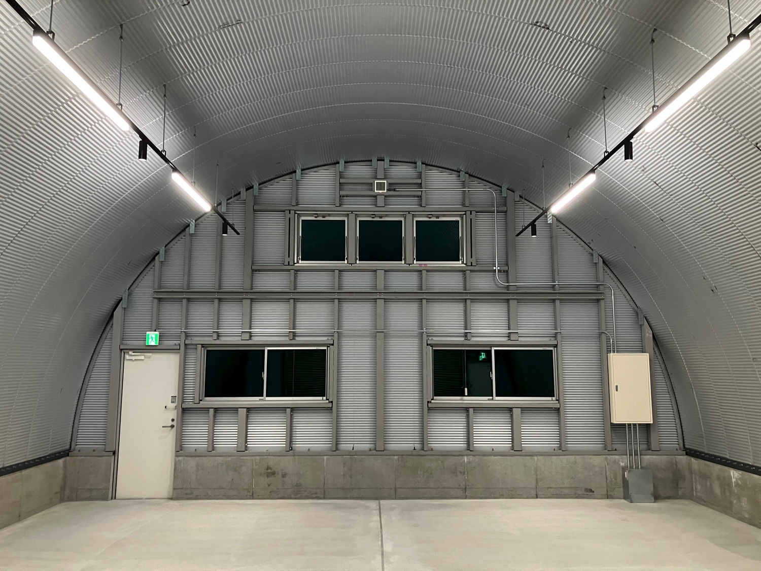 スチールアーチ無柱空間｜短工期・低コストでつくる倉庫 イメージ9